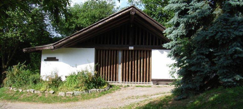 Grillhütte an der Weschnitzquelle von vorne